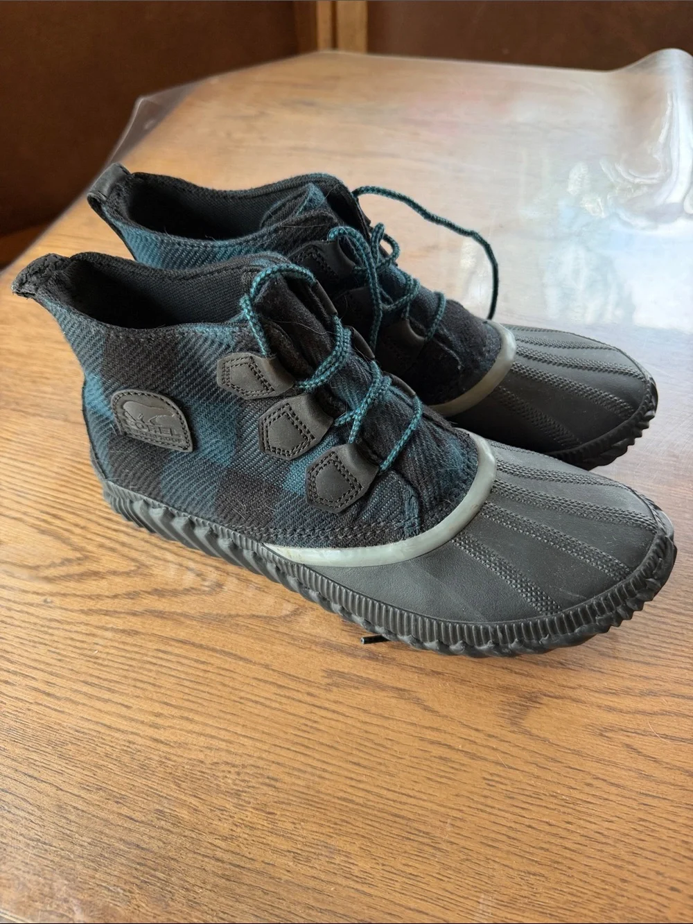 Sorel Waterproof Plaid Booties in Black and Gray W10.5